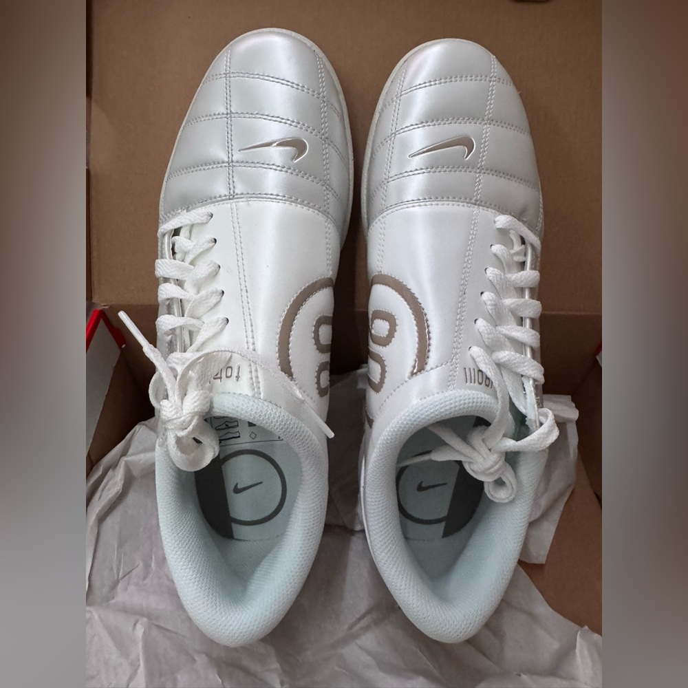 Nike T-90 soccer indoor shoes rare! Unreleased colorway in the U.S.